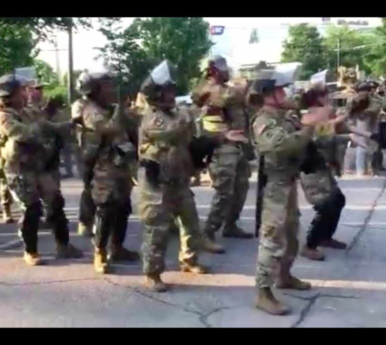 'La Macarena' se cuela en las protestas contra la muerte de George Floyd en EEUU