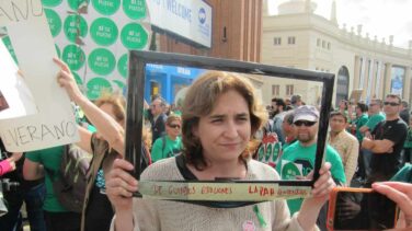 El PP denuncia la política de vivienda del Ayuntamiento con un vídeo de Colau okupando