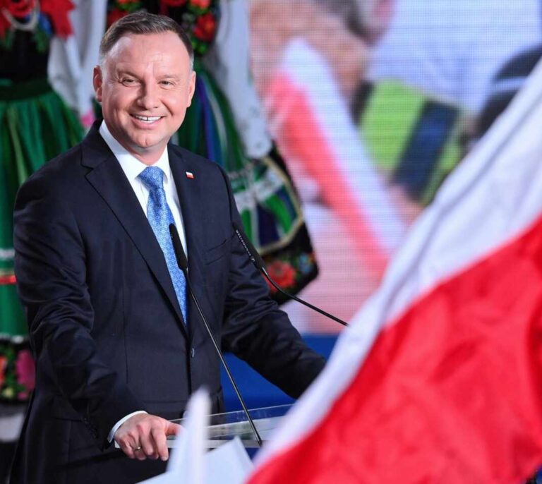 Polonia tendrá segunda vuelta y el candidato de izquierdas solo logra el 2,3%
