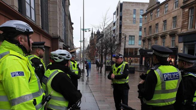 Agentes de policía en Glasgow.