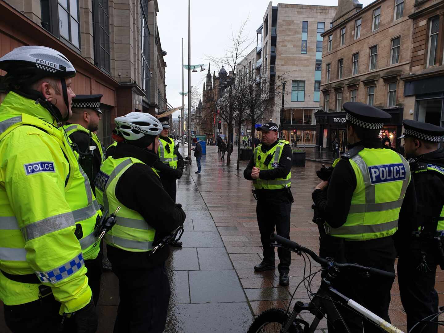 Al menos tres muertos en un ataque con cuchillo en el centro de Glasgow