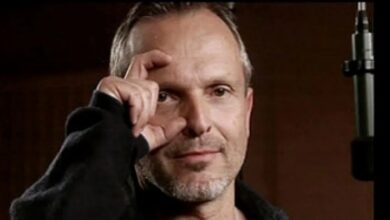 Bosé, de "arquear" la ceja por Zapatero a llamar a Sánchez "El Salvador" y "supremacista"