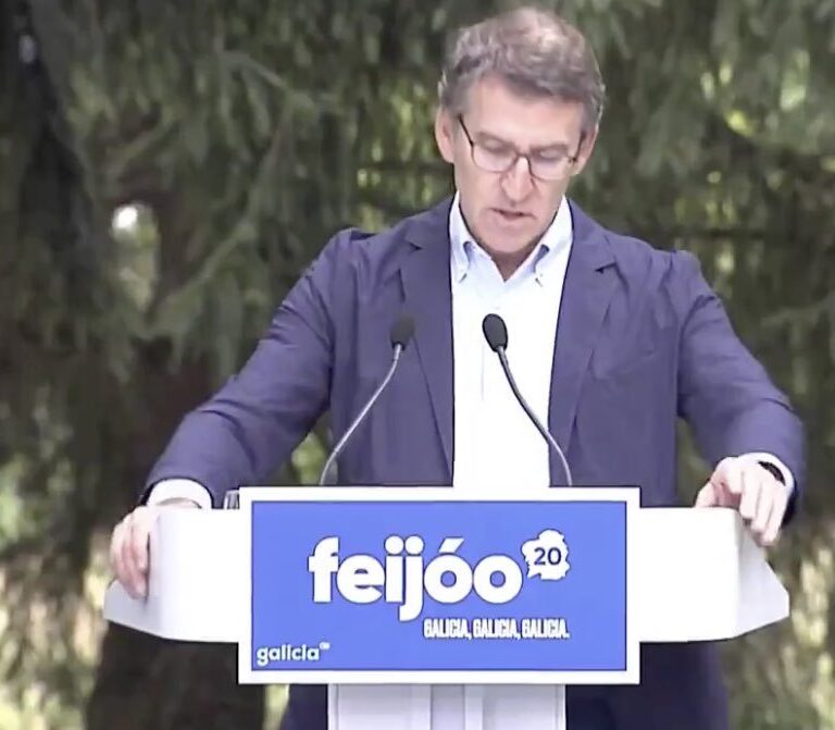 "Galicia, Galicia, Galicia": Feijóo vuelve a ocultar las siglas del PP de cara al 12-J