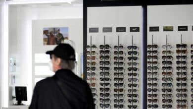 Los españoles llenan las ópticas por la pérdida de visión en el confinamiento