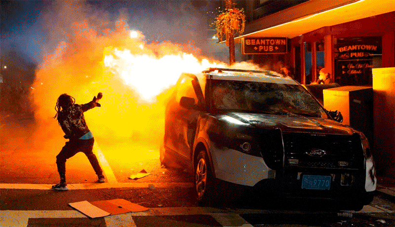 Crecen los disturbios en EEUU: Nueva York decreta un histórico toque de queda