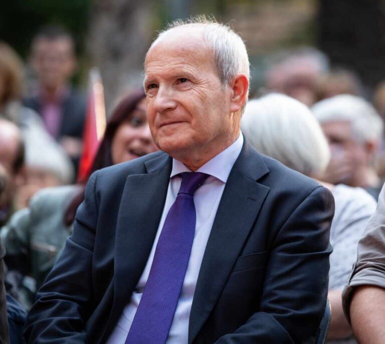 Montilla defenderá en el Parlament mantener sus privilegios de ex president tras fichar por Enagás