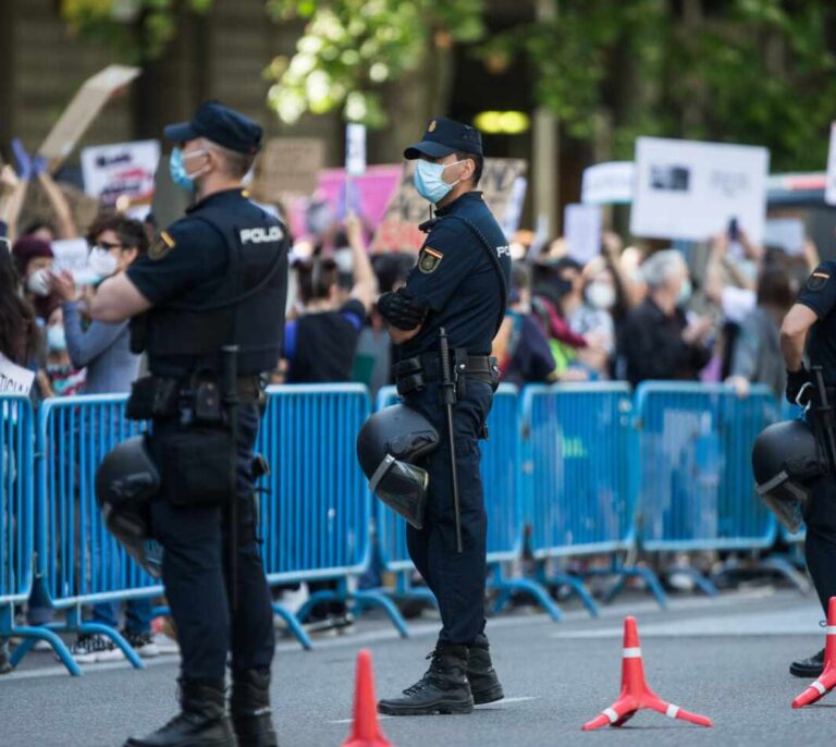 "La número dos de Simón quería que quitásemos las mascarillas a los agentes"
