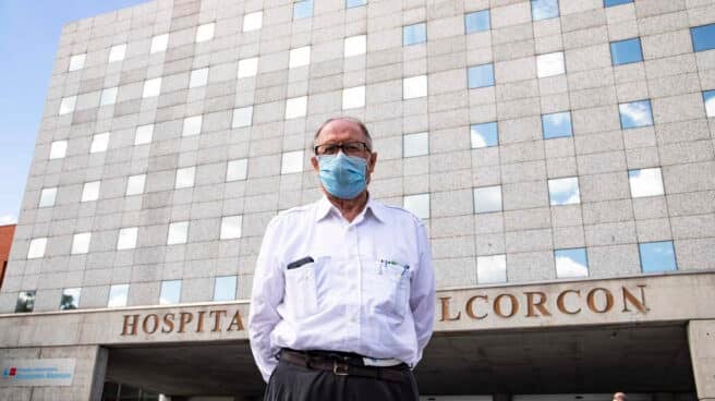 Porfirio Barroso, en la puerta del Hospital Fundación de Alcorcón Porfirio Barroso, en la puerta del Hospital Fundación de Alcorcón