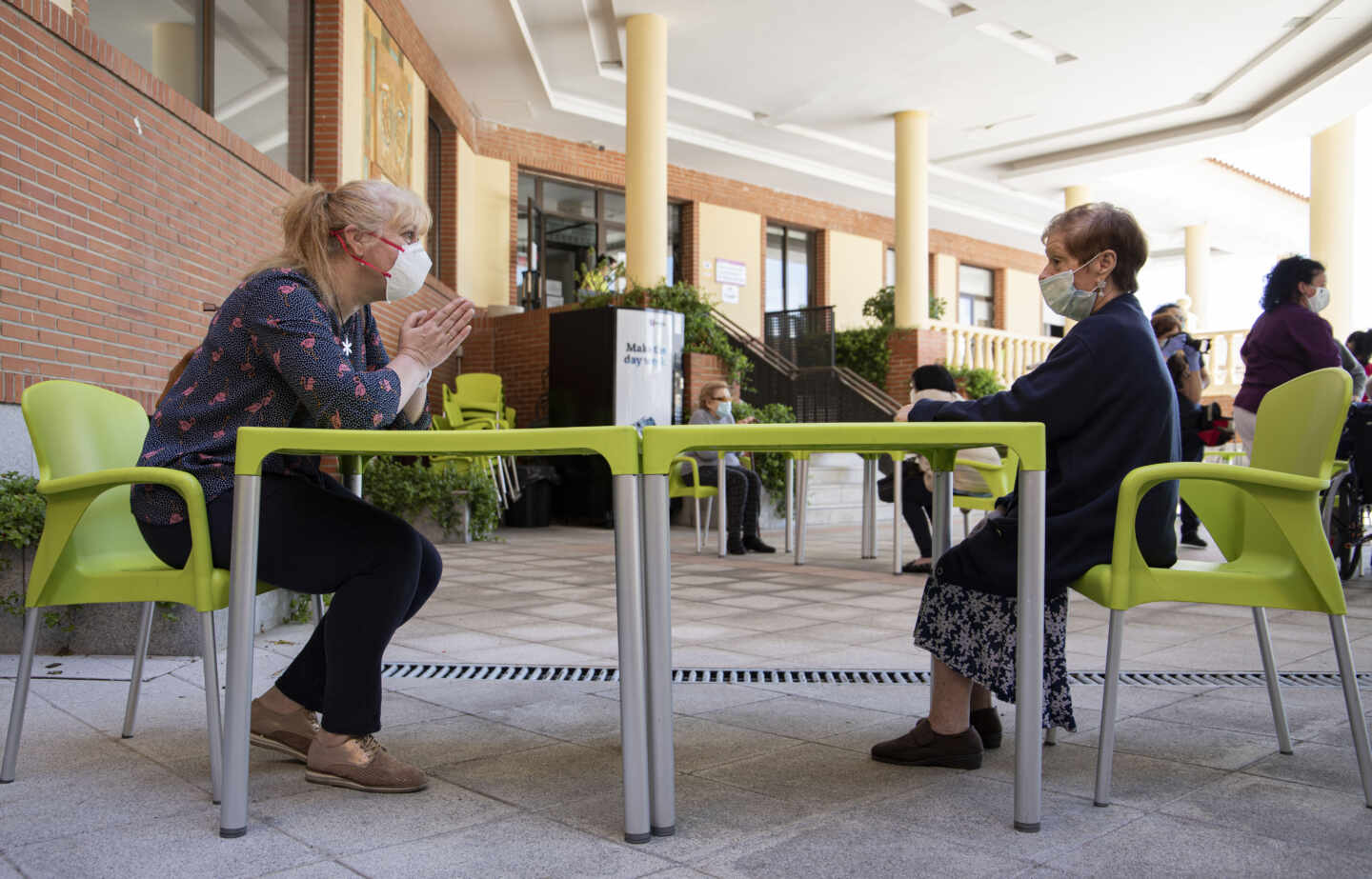 Sanidad afirma que los mayores sanos que viven en residencias podrán salir del centro a partir del domingo