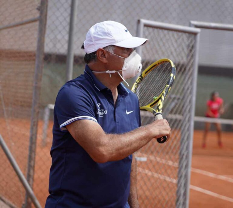Toni Nadal: "La mayoría de los políticos son fanáticos, sobre todo de sí mismos"