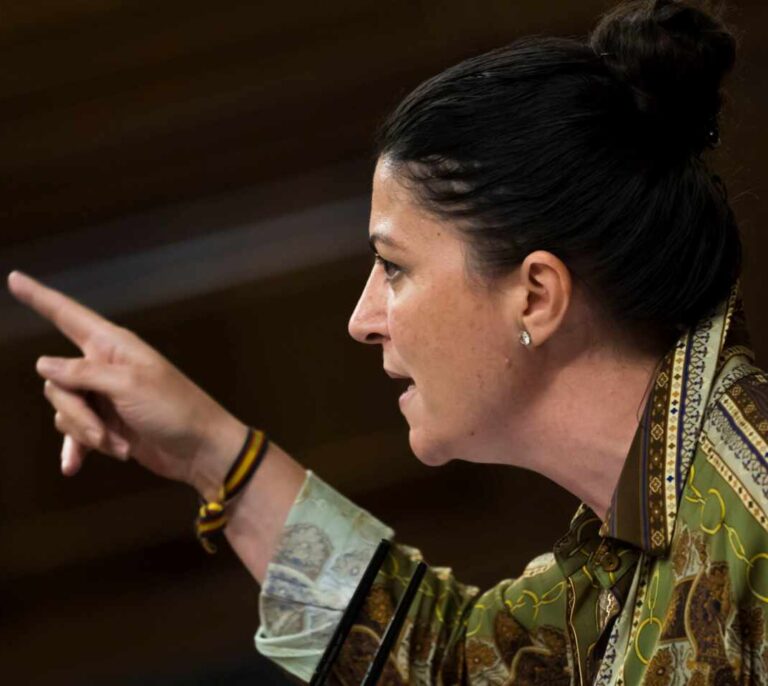 El PSOE salta contra Macarena Olona por decir que "la violencia no tiene género"
