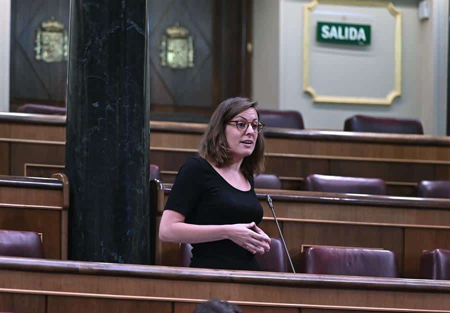 Tensión entre Podemos y PSOE por el veto al discurso de la CUP sobre "los borbones ladrones"