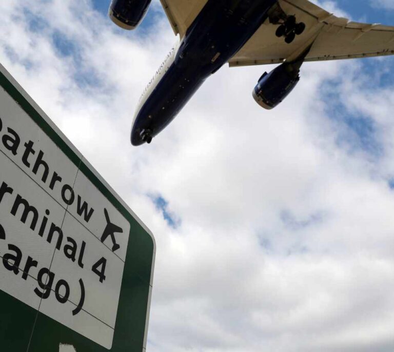 Reabre la terminal de Heathrow que habían evacuado por "un posible incidente con materiales peligrosos"