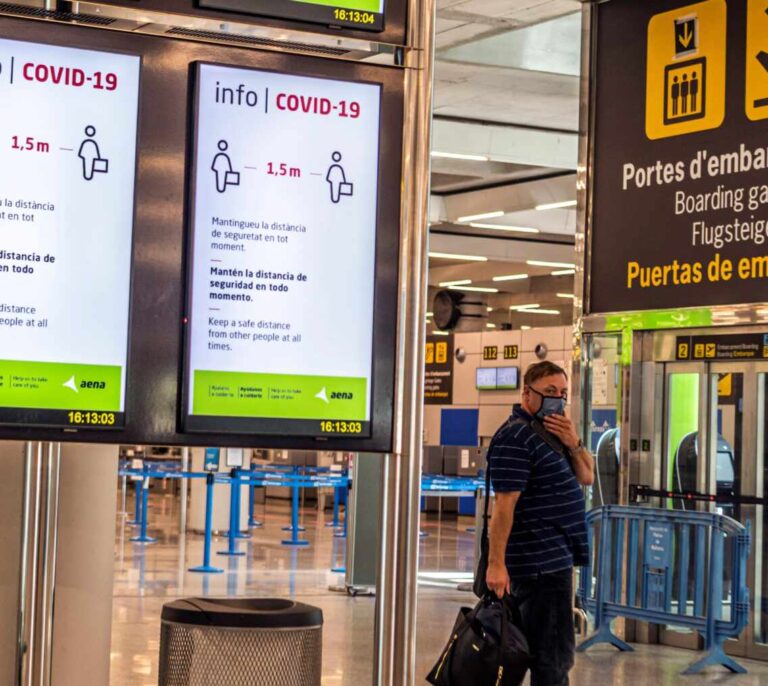 España perderá dos tercios de los ingresos por turismo tras nueve años seguidos de récords