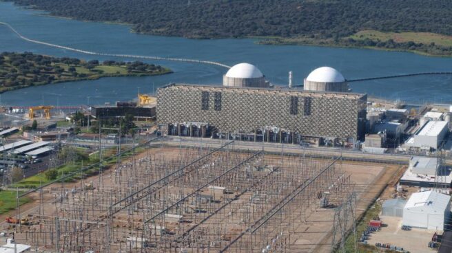 almaraz foronuclear2 La central nuclear de Almaraz, en Cáceres.