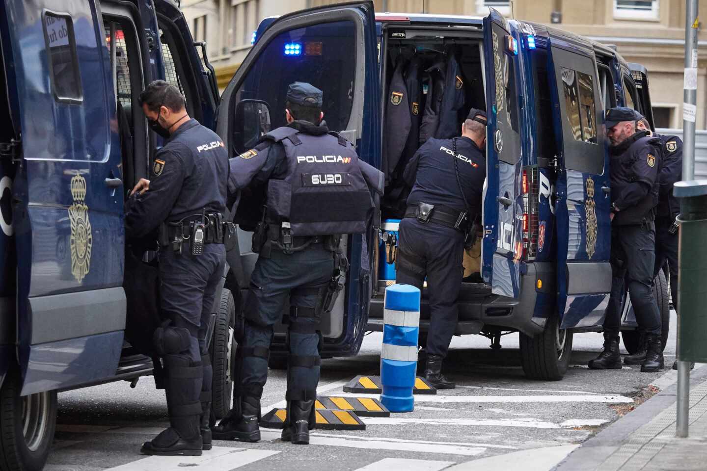 Chaleco policia nacional cuello desmontable