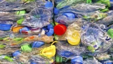 Guerra al plástico: pajitas y bastoncillos estarán prohibidos en un año y habrá un nuevo impuesto a los envases