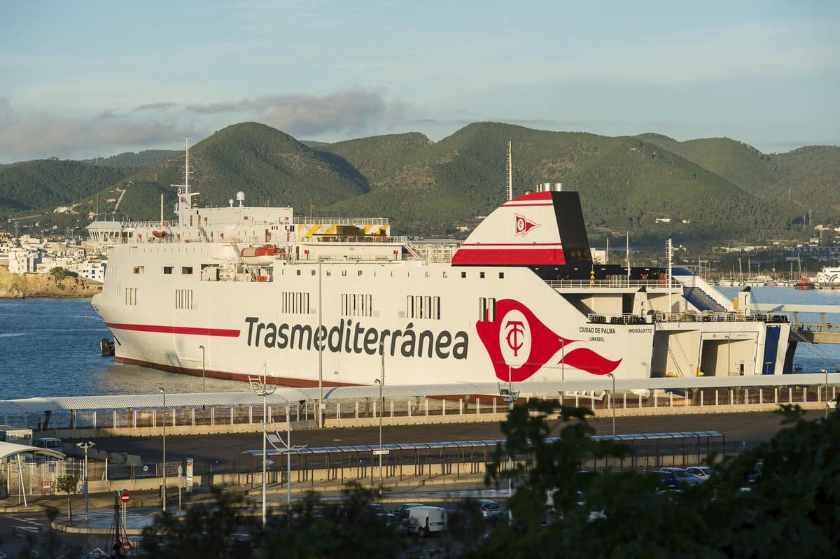 Muere un tripulante en un accidente en un buque en Tenerife