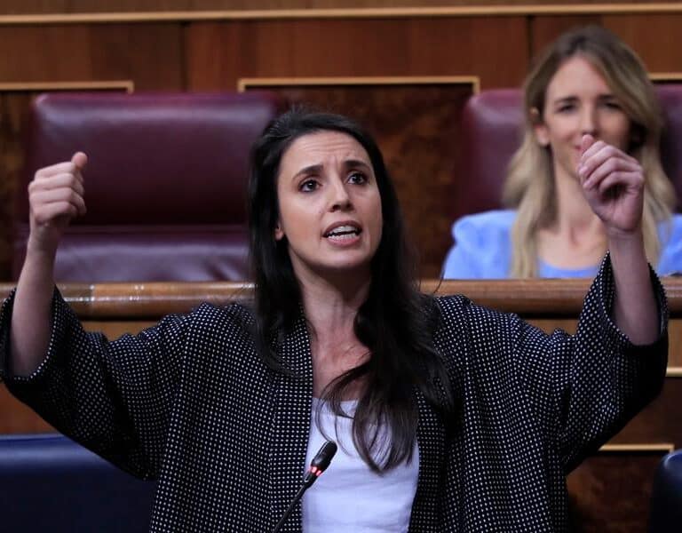 Feminismo de “jo-tías” con barbudos detrás