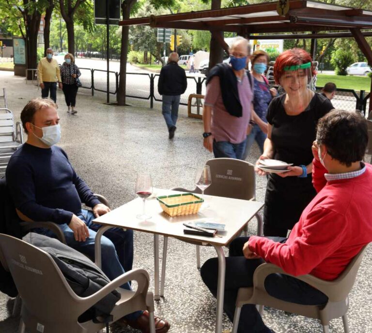 Tres comarcas de Aragón retroceden a la fase 2 por varios rebrotes