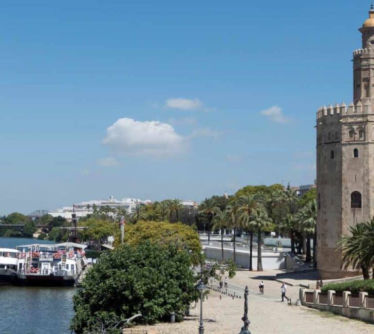 Andalucía permitirá los viajes entre sus ocho provincias desde el próximo lunes