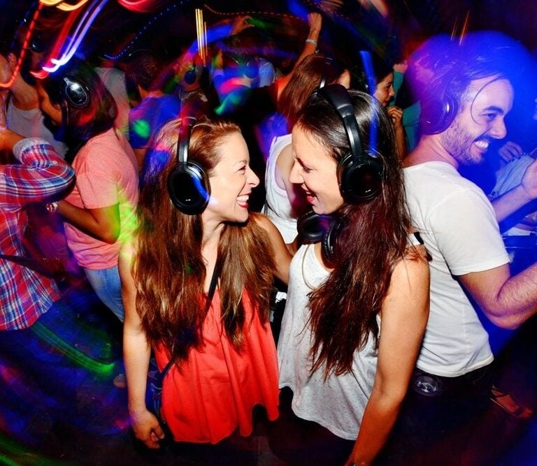 Las discotecas anuncian que no abrirán mientras no se pueda bailar