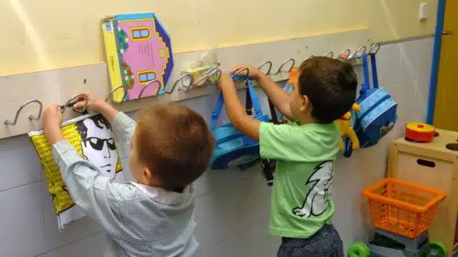 Los niños vuelven al colegio: Infantil en Canarias y Primaria en Madrid