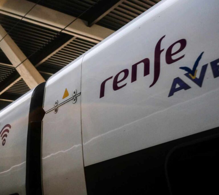 Renfe sufre un zarpazo de 420 millones en sus ingresos por el parón del AVE en el estado de alarma