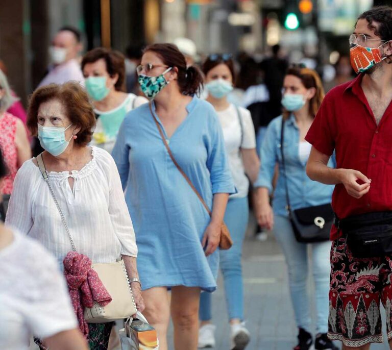 Cataluña registra 385 nuevos contagios de Covid-19 y marca un nuevo pico