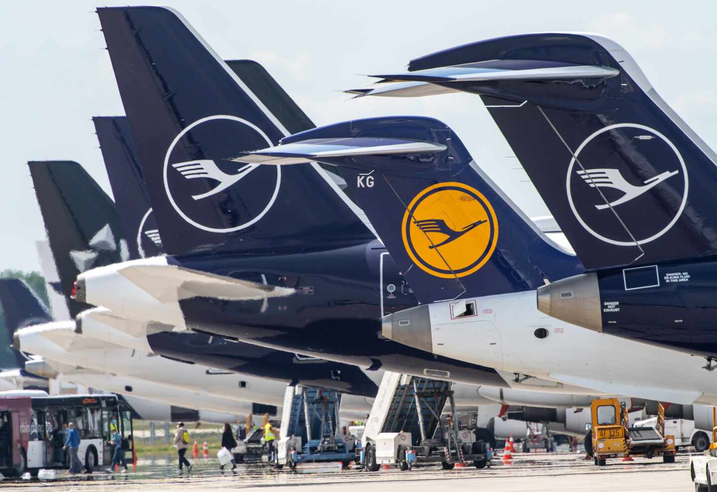 Lufthansa plantea un recorte de 22.000 empleos a pesar del rescate de Alemania