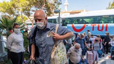Triple control para los turistas que lleguen a España: ficha, temperatura y examen visual