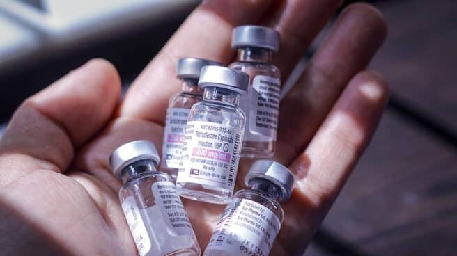 Envasar la vacuna, el otro obstáculo para la distribución de la cura contra  la COVID-19 - El Independiente