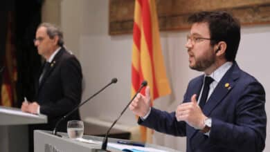 Torra y Aragonés intentan escenificar unidad con un plan de reformas para 2022