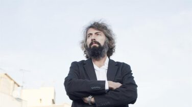 Sr. Chinarro: Dan ganas de dar en la cabeza a algún fascista con la guitarra