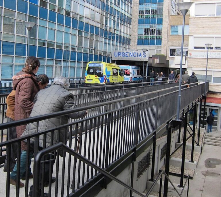 Grave pero estable el maquinista herido en el accidente del Alvia en Zamora