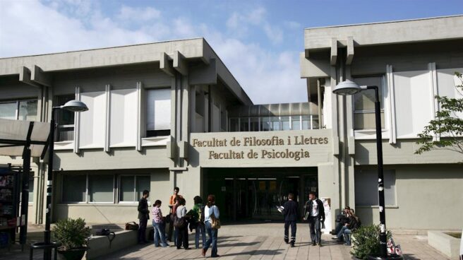 Facultad de Filosofía y Letras de la Universidad Autónoma de Barcelona (UAB).