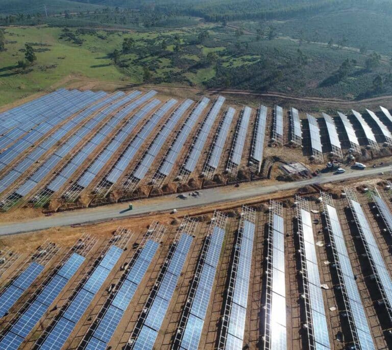 El sector fotovoltaico espera que los participantes en la COP 28 tripliquen la potencia de renovables