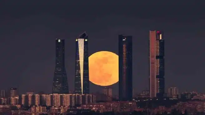 Mañana tendrá lugar un eclipse penumbral que podrá observarse en España