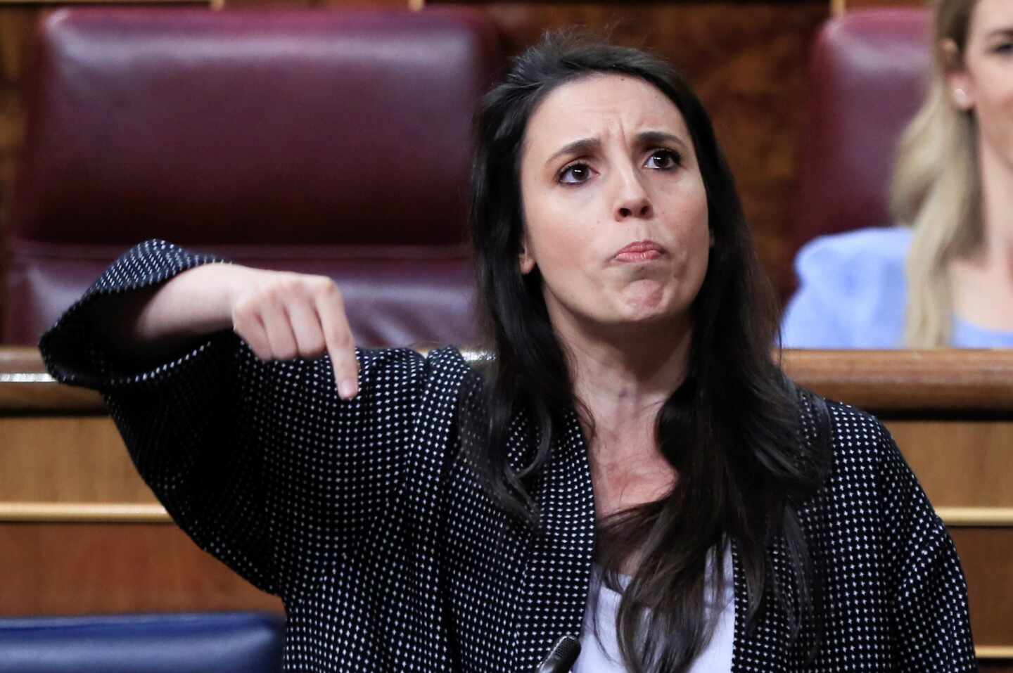 Sexo, el "hecho biológico" que enfrenta a Carmen Calvo con las 'queer' de Podemos