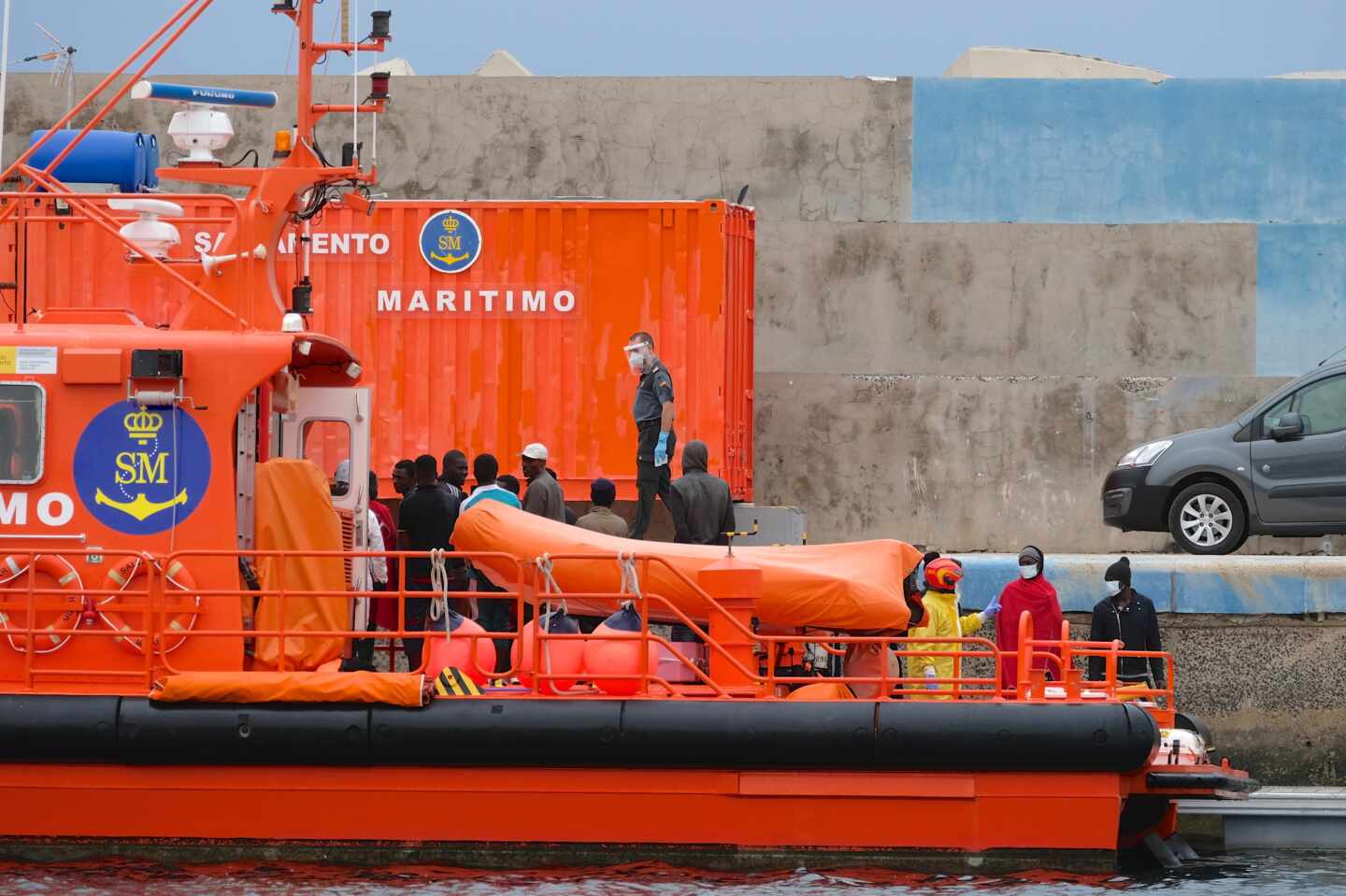 Positivo por coronavirus 14 migrantes que llegaron en patera a Fuerteventura