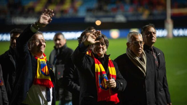 El presidente del USAP, François Rivière, recibe al expresident de la Generalitat Carles Puigdemont y a miembros del Consell per la República, este mes de febrero. El presidente del USAP, François Rivière, recibe al expresident de la Generalitat Carles Puigdemont y a miembros del Consell per la República, este mes de febrero.