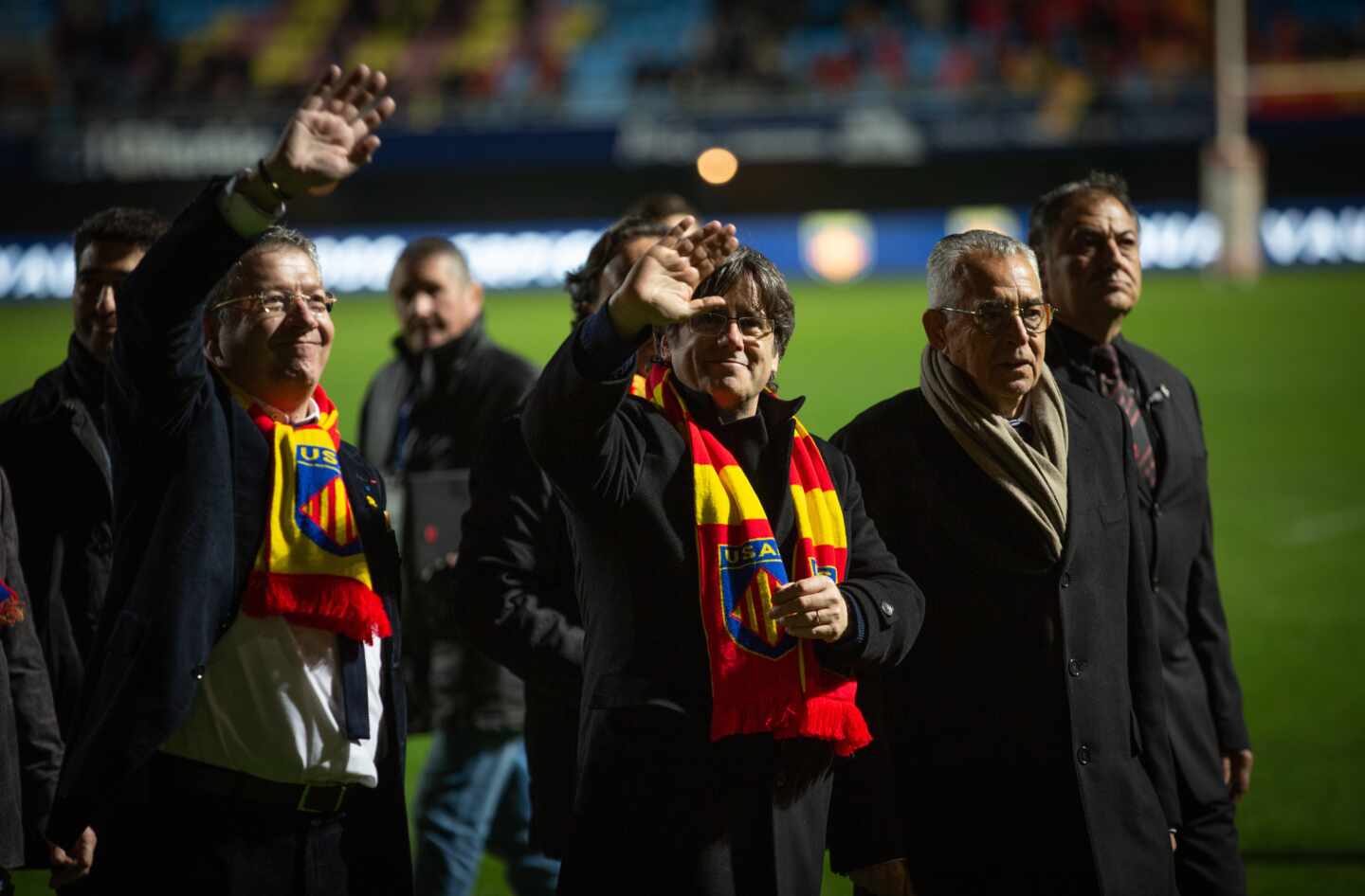 El presidente del USAP, François Rivière, recibe al expresident de la Generalitat Carles Puigdemont y a miembros del Consell per la República, este mes de febrero.