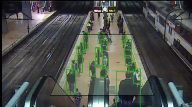 Cientos de cámaras e inteligencia artificial para luchar contra el Covid en las estaciones de tren