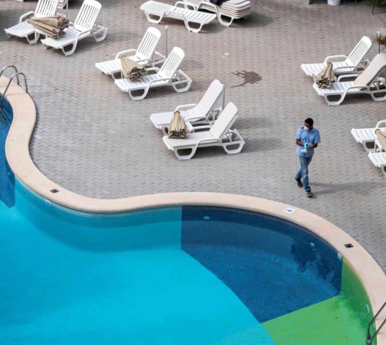 La mitad de empleados de hotel no trabajó este verano: 147.000 empleos menos que hace un año