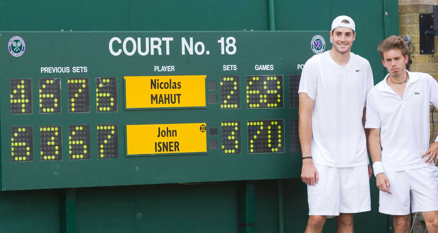 Isner y Mahut posan tras el partido con el marcador