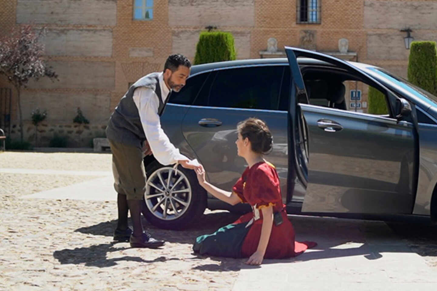 El teatro en coche vuelve a Almagro con 'El teatro de sus Mercedes'