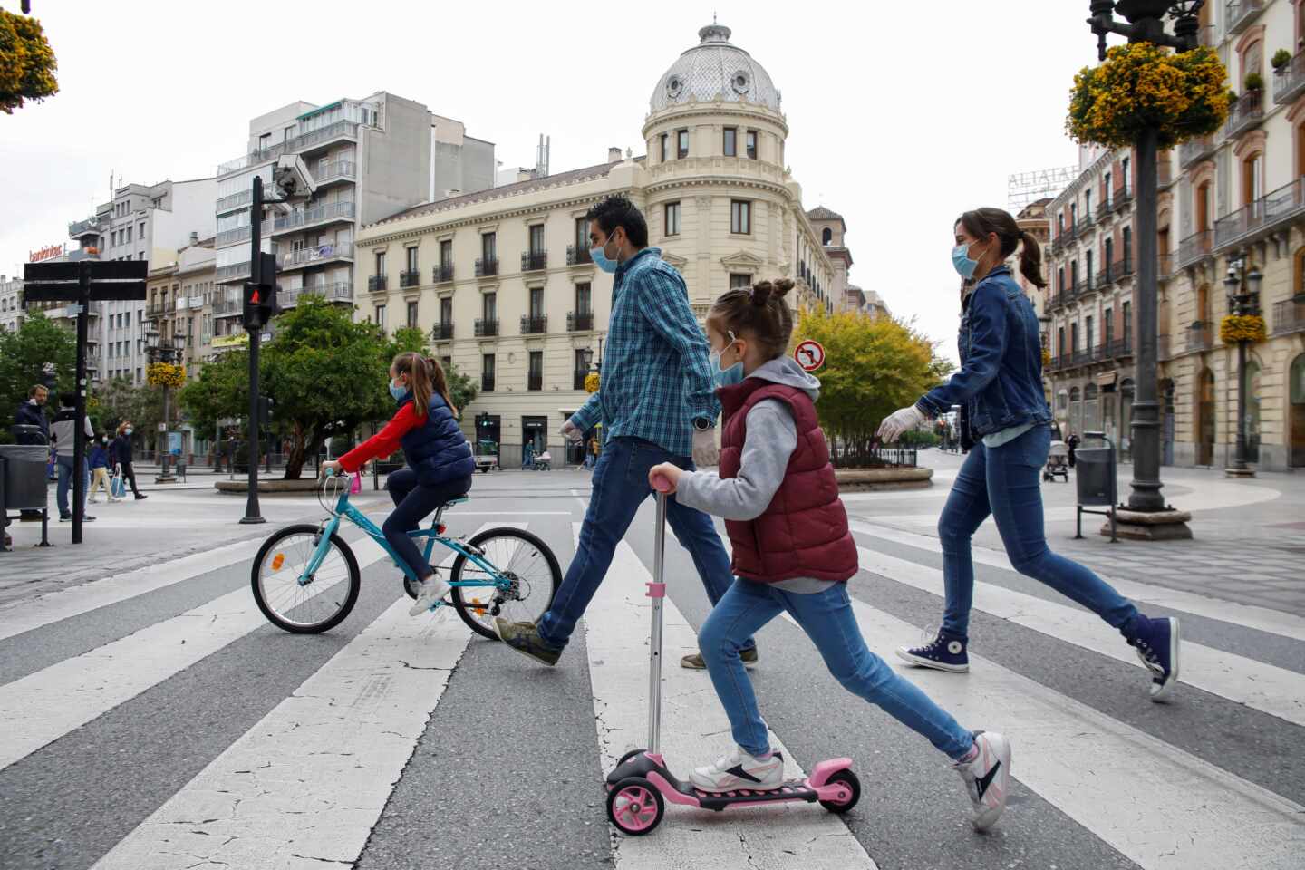 Andalucía aplicará el toque de queda en Granada desde las 23 hasta las 6:00 horas