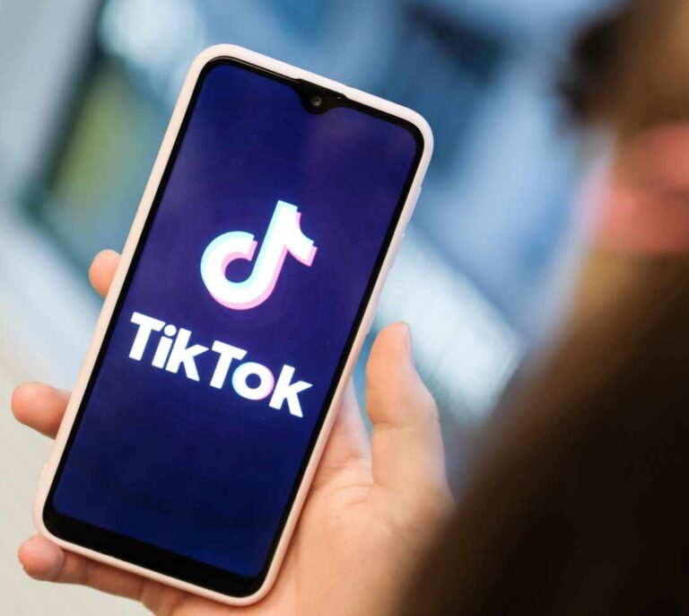 El nuevo jefe de TikTok carga contra los "malignos ataques" de Facebook