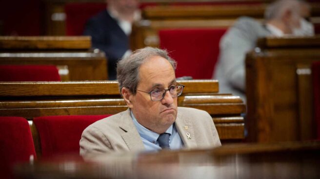 La grúa retira el coche de Quim Torra por estar mal estacionado