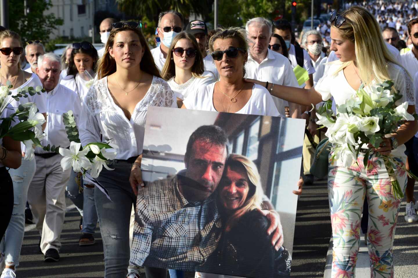 Muere un conductor francés de autobús tras recibir una paliza de un grupo al que no dejó subir sin mascarilla